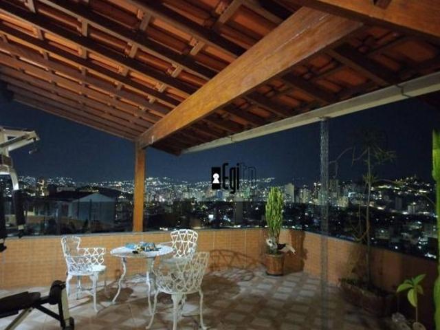 Casa com 2 dormitórios à venda, 199 m² por R$ 650.000 Santa Cecília Juiz de Fora/MG