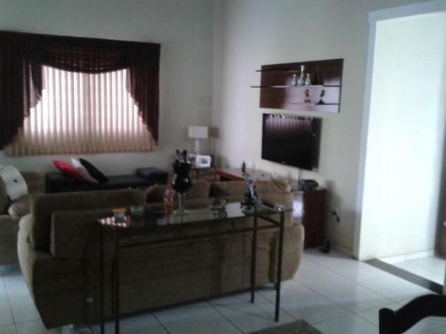Casa com 2 dormitorios a venda, 200 m2 por R$ 480.000,00 Centro Guararapes/SP