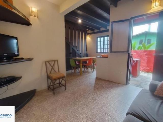 Casa com 2 dormitórios a venda ou locação anual em Cambury lado praia