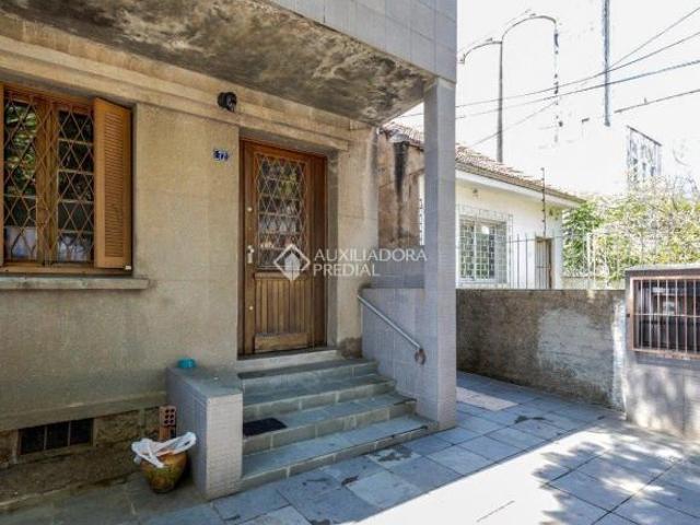 CASA COM 2 DORMITÓRIOS À VENDA NO FLORESTA