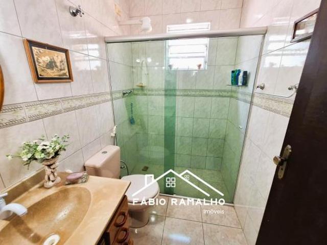 Casa com 2 dormitórios, e 3 vagas de garagens, para venda na Cidade Dutra