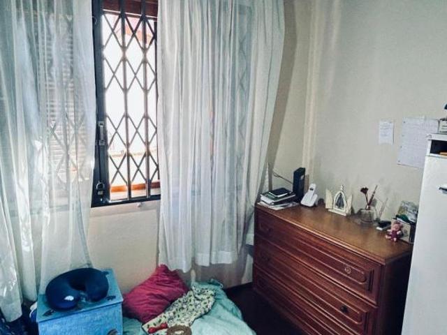 Casa com 2 dormitórios e edícula nos fundos no Bairro Nonoai