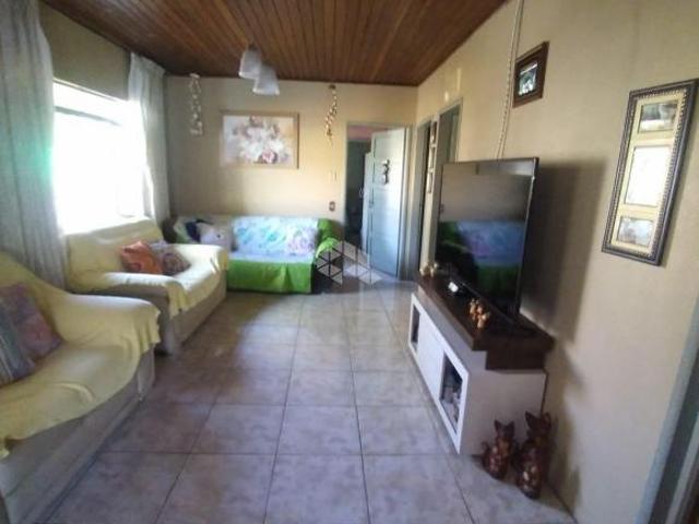 Casa com 2 Dormitórios e Estrutura Comercial Oportunidade