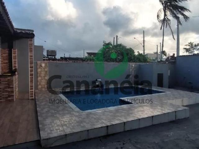 Casa com 2 dormitórios e piscina para venda no bairro Vila Cabana em Cananéia SP