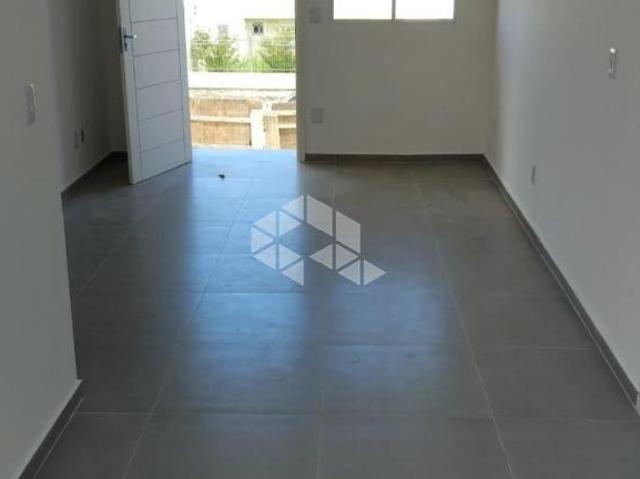 CASA COM 2 DORMITÓRIOS EM RESIDENCIAL NA HÍPICA