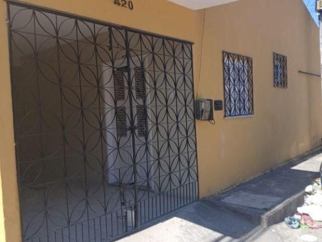 Casa Com 2 Dormitórios Para Alugar por R$1.200,00/mês Serrinha Fortaleza/ce