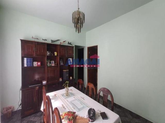 Casa com 2 dormitórios