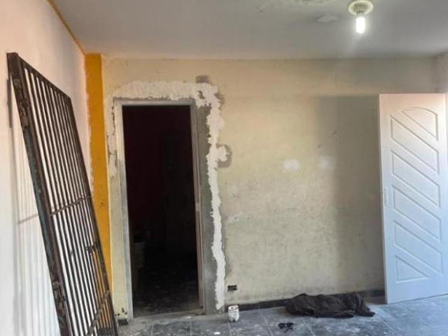 CASA COM 2 DORMS e 2 VAGAS, TERRENO 115M, NO PARQUE CRUZEIRO DO SUL. AO LADO ATACADÃO. INFRAESTRUTUR