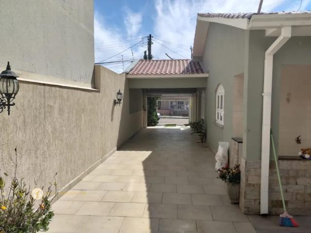 Casa com 2 Quarto s e 3 banheiro s para Alugar, 210 m² por R$ 6750 / Mês