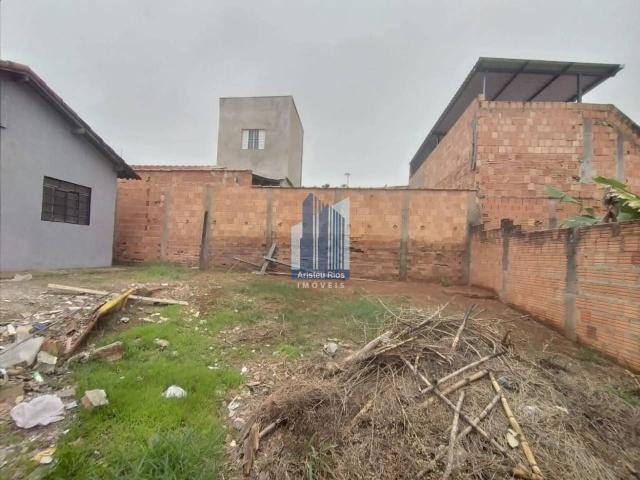 Casa com 2 quartos, 60 m²