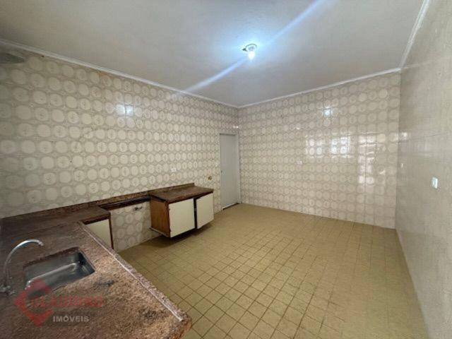 Casa com 2 quartos, 90 m²