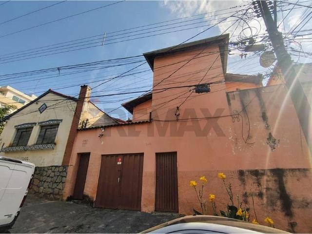 Casa com 2 quartos, com 100m², no Santa Tereza