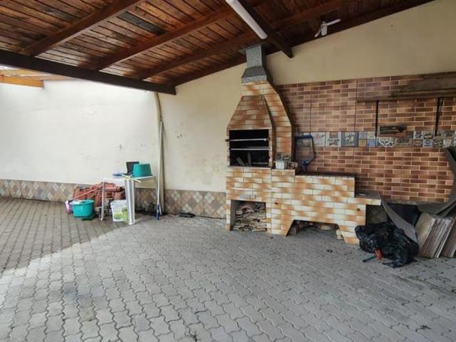 Casa com 2 quartos à venda