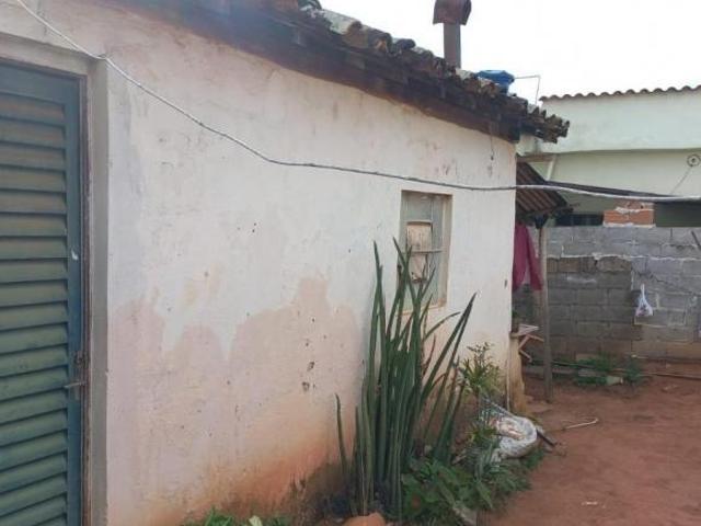 Casa com 2 quartos à venda em Nepomuceno, no bairro Vila Leolita