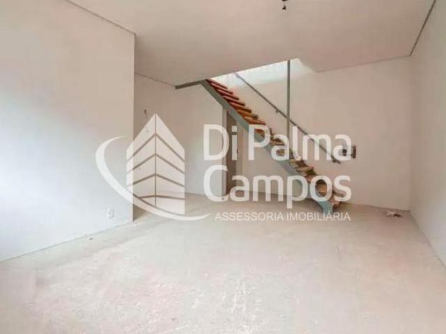 Casa com 2 quartos, área gourmet, vaga e a 600m do metrô Santos Imigrantes