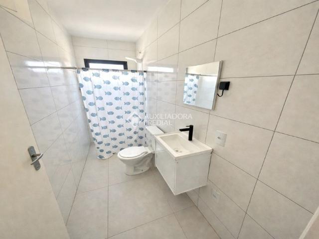 Casa com 2 quartos e 58m² para alugar em Sambaqui, Imbituba