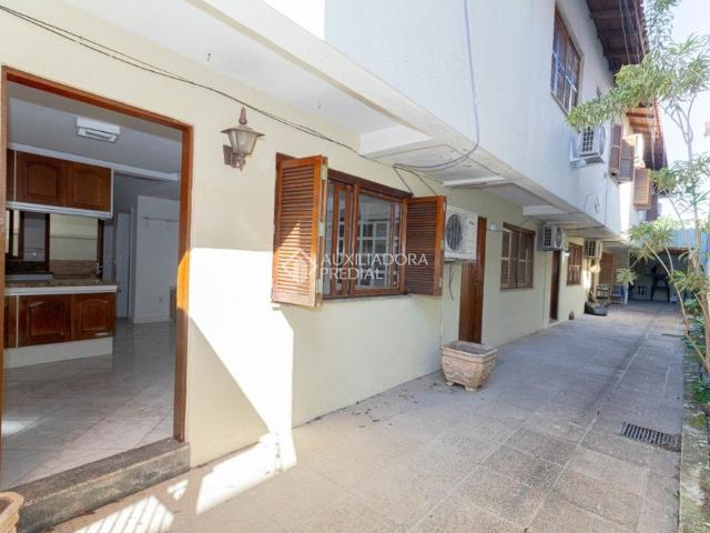 Casa com 2 quartos e 71m² para alugar em Sarandi, Porto Alegre
