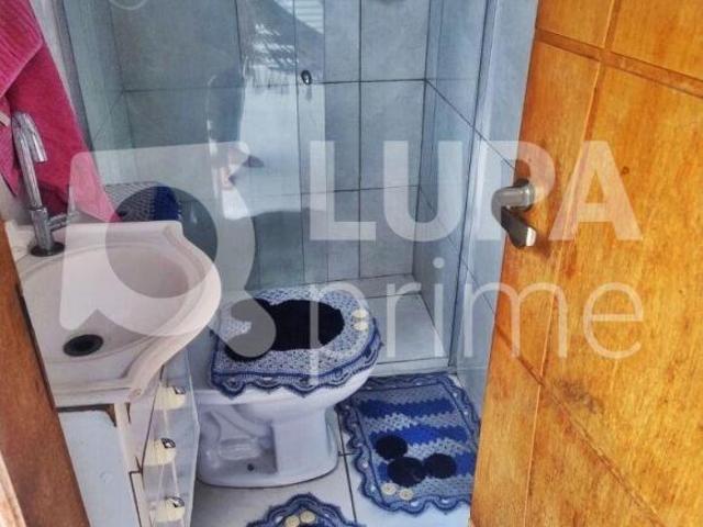 CASA COM 2 QUARTOS E 1 VAGA DE GARAGEM À VENDA NA VIAL EDE
