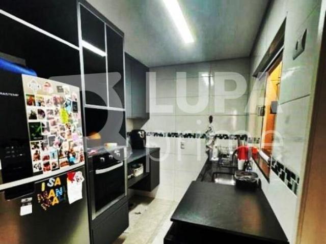 CASA COM 2 QUARTOS E 2 VAGAS DE GARAGEM À VENDA NA ÁGUA FRIA