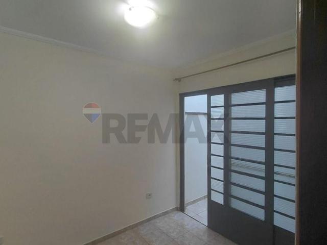 Casa com 2 Quartos e Quintal Amplo para Locação na Vila Bossi Louveira/SP