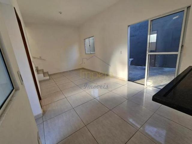 Casa com 2 quartos e quintal, 55 m², em condomínio, à venda na zona leste de São José dos Campos/SP