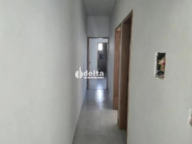 Casa com 2 quartos sendo 1 suíte disponível para venda no bairro São Jorge em Uberlândia MG