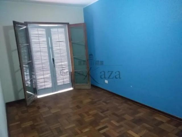Casa com 2 Quartos para alugar, 250m² Parque Itamarati