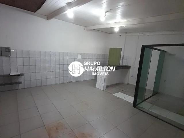 Casa com 2 quartos para alugar