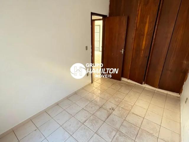 Casa com 2 quartos para alugar