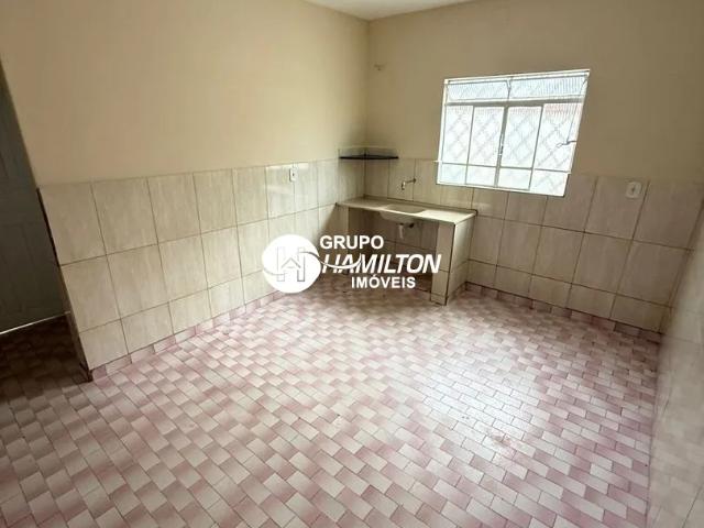 Casa com 2 quartos para alugar