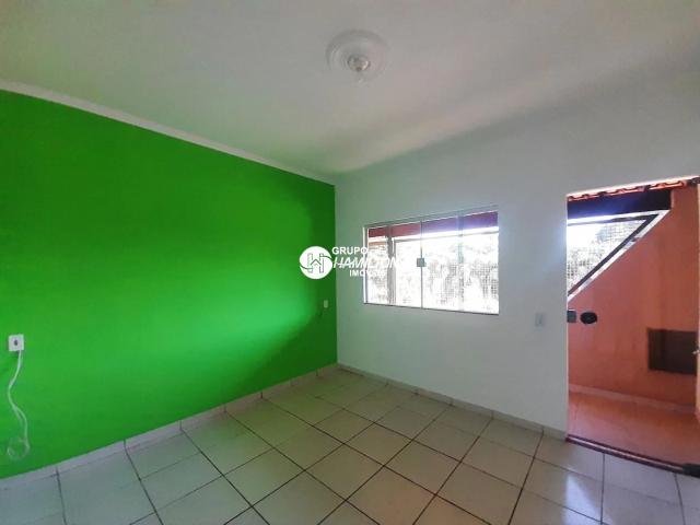 Casa com 2 quartos para alugar