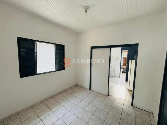 Casa com 2 Quartos para alugar, 79m² Barreiros