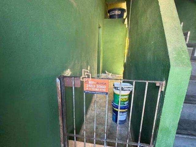 Casa com 2 quartos para alugar no bairro Olaria, 73m²