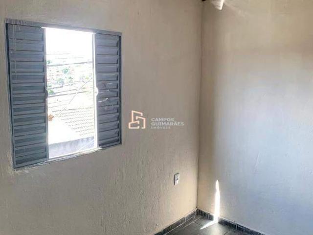 Casa com 2 quartos para alugar no bairro Candelária, 45m²