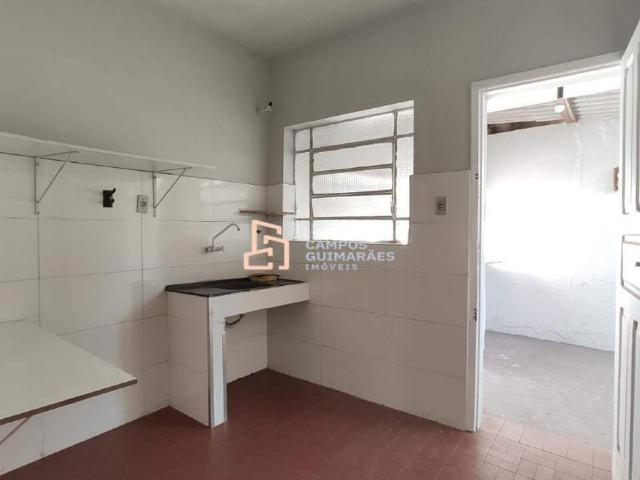 Casa com 2 quartos para alugar no bairro Glória, 60m²