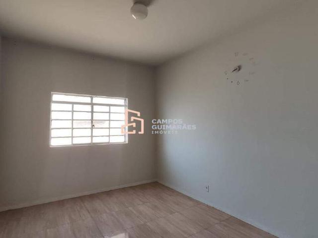 Casa com 2 quartos para alugar no bairro Glória, 60m²
