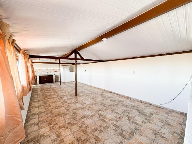 Casa com 2 quartos para alugar no bairro Tijuca, 70m²