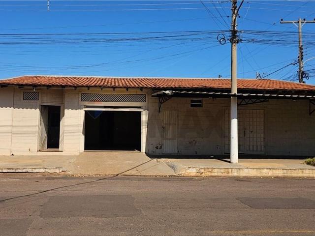 Casa com 2 Suítes + 1 Edícula | Próximo à Av. Elói Chaves