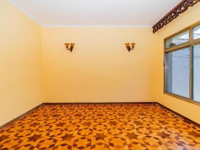 Casa com 2 Unidades nos Fundos à Venda na Vila Libanesa 140 m²