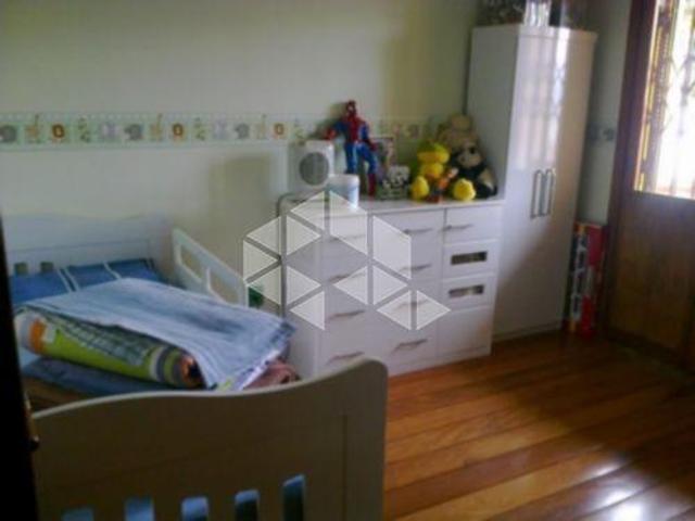 Casa com 313 m2 com quase 500m2 de terreno no bairro Bom Jesus com 4 quartos e 2 vagas Porto Alegre