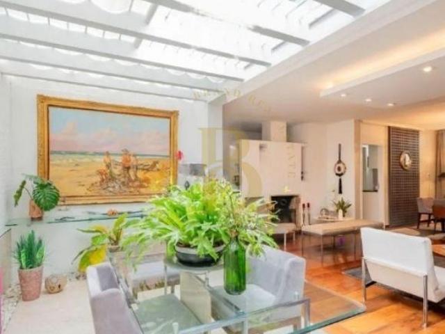 Casa com 320 m², 3 quartos sendo 2 suítes à venda no bairro Morumbi