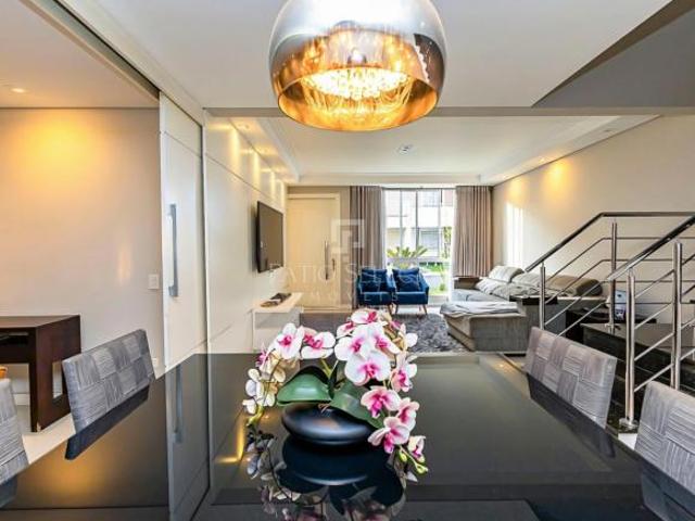 Casa com 330 m², 5 quartos sendo 3 suítes à venda