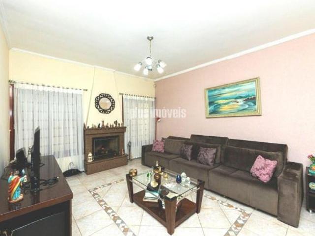 Casa com 338m², 4 suítes, área Gourmet com churrasqueira e piscina, no City América em SP