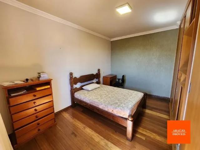 Casa com 390m2 no bairro santa lucia
