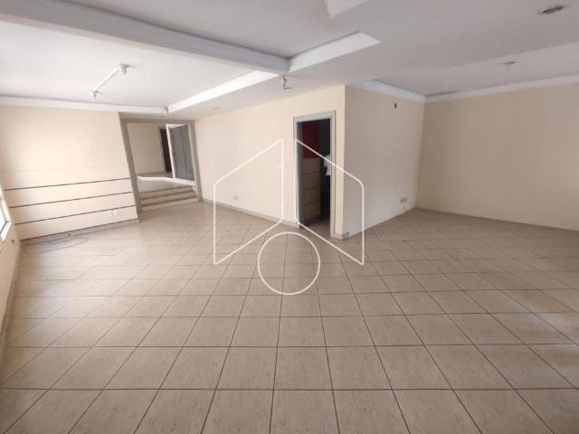 Casa com 3 banheiros, 2 garagens, 363 m² no bairro Bassan, Marília