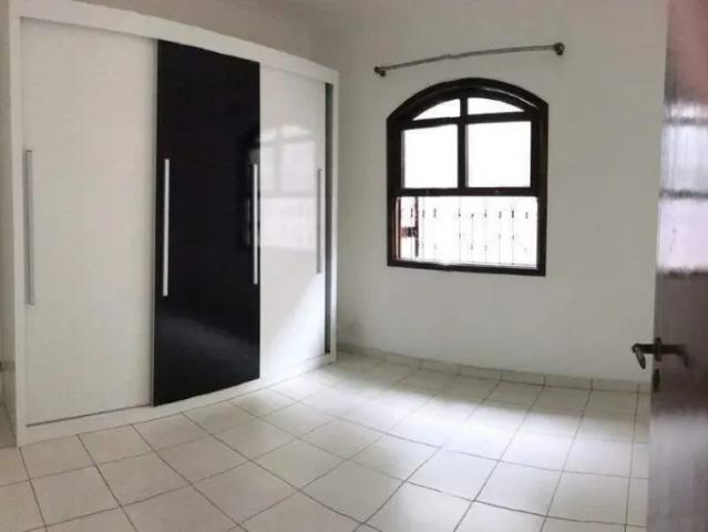 Casa à Venda na Vila Assunção em Santo André — 320 m² de terreno, 230 m² úteis
