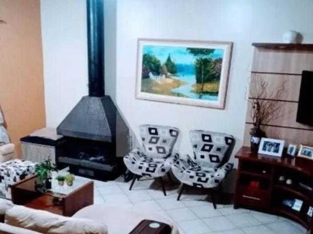 Casa com 3 dormitórios, 1 suíte e piscina à venda, 196 m² Lomba Grande Novo Hamburgo/RS