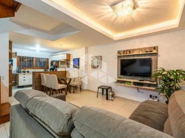 Casa com 3 dormitórios no bairro Camaquã em Porto Alegre