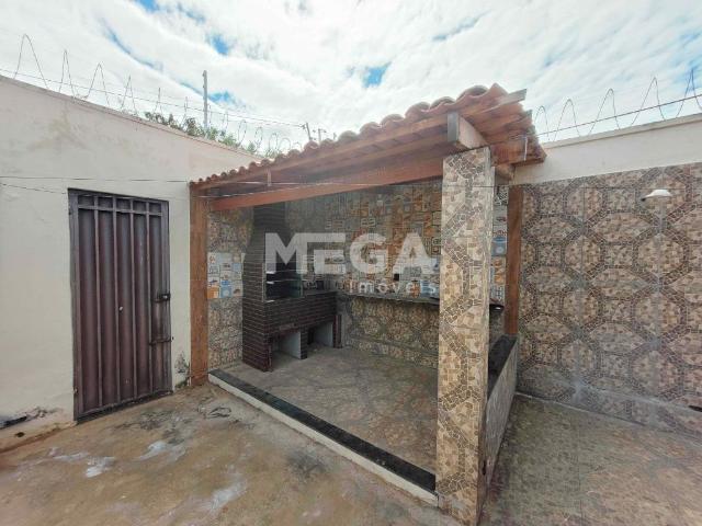 casa com 3 dormitórios no Bairro Leandro Bezerra de Menezes