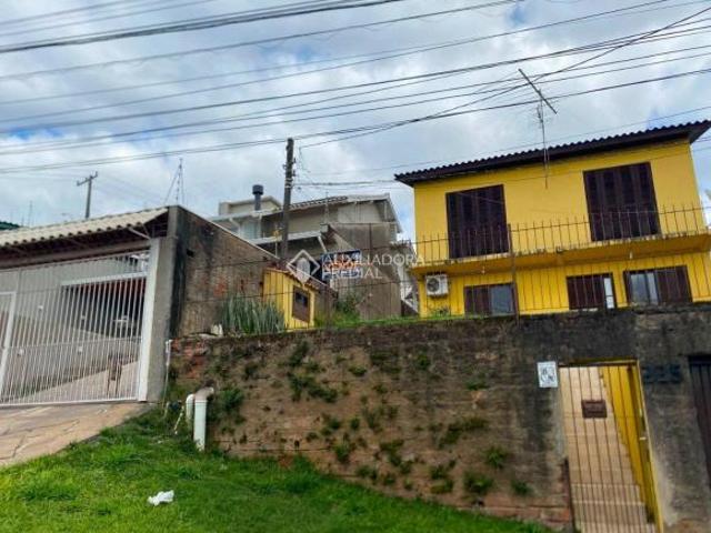 Casa com 3 dormitórios no Bairro Pinheiro